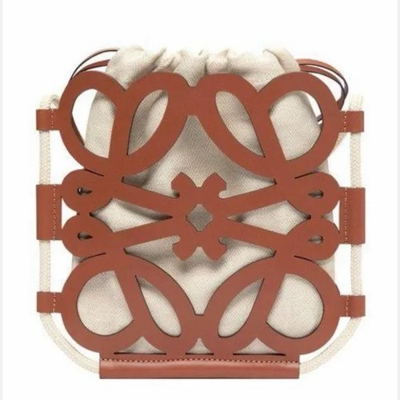 Loewe Anagram Crossbody Bag - Picture 4 of 5